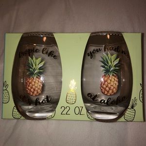 Seamless Pineapple Wine Glasses